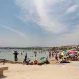 E superato l�edificio dopo qualche passo ci ritroviamo sulla spiaggia principale